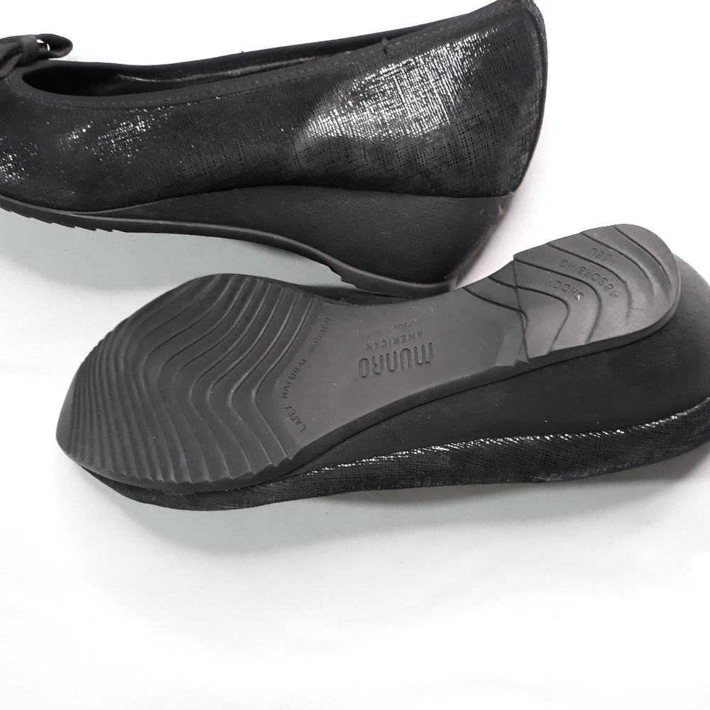 Munro Sparkle black rubber soles size 7 1/2 Wide - Picture 4 of 5